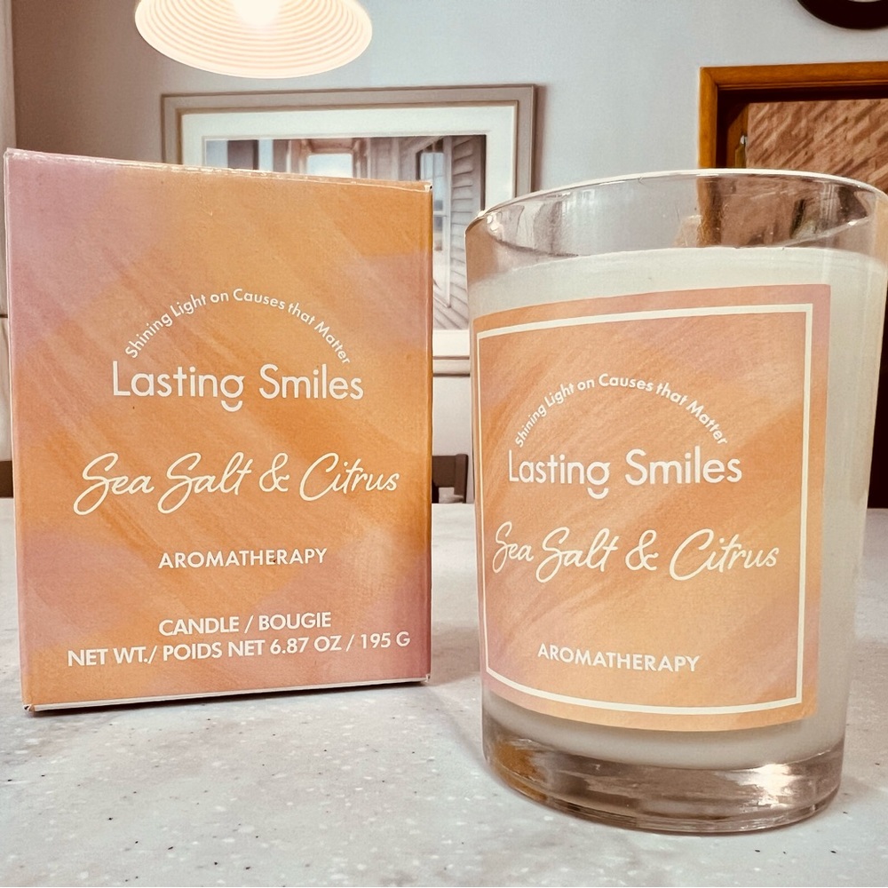 NWT Lasting Smiles Sea Salt & Citrus Aromatherapy Cause Candle
